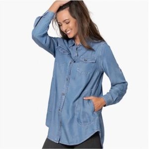 Stella Carakasi long sleeve denim shirt with pockets!